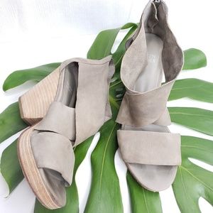 Eileen Fisher Ellis Wedge Cross Over Sandal 6.5
